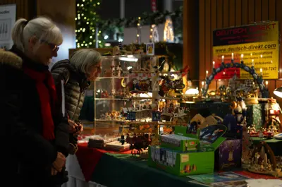 People shopping inside the Rotunda at City Hall
