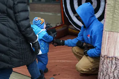 Child participating in a Kidskindl activation