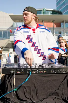 Kitchener Rangers player takes over the DJ booth